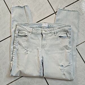 Celebrity Pink distressed embroidered at ankle jeans